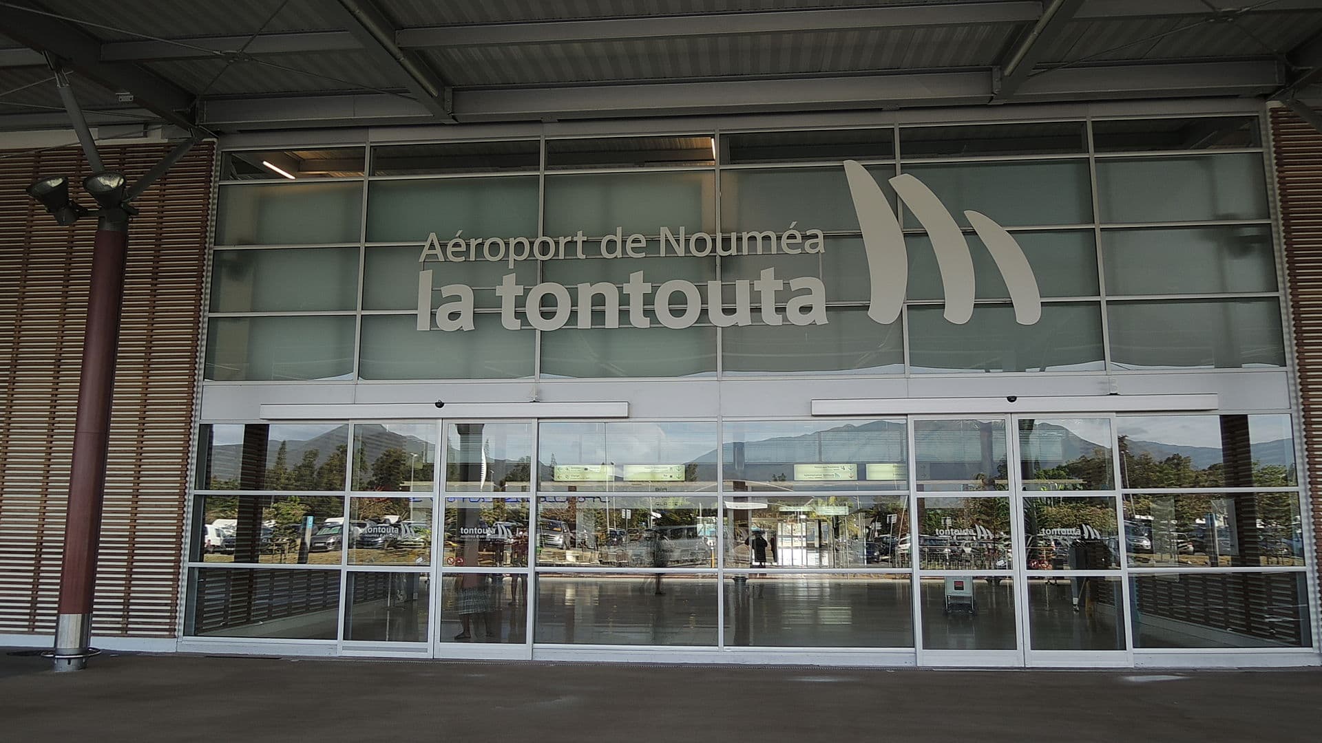 service-minimum-ce-week-end-a-laeroport-de-la-tontouta-en-nouvelle-caledonie