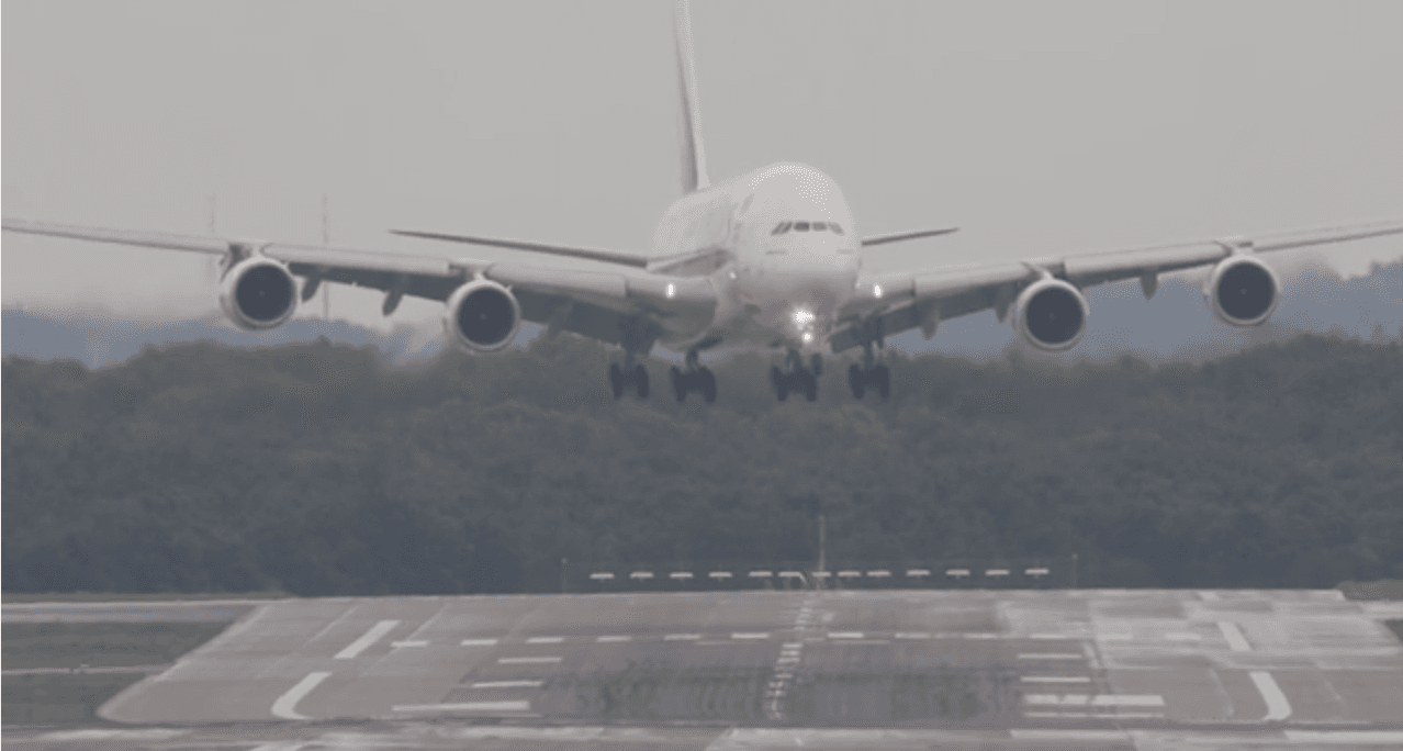 quand-le-vent-bouscule-un-a380-a-dusseldorf