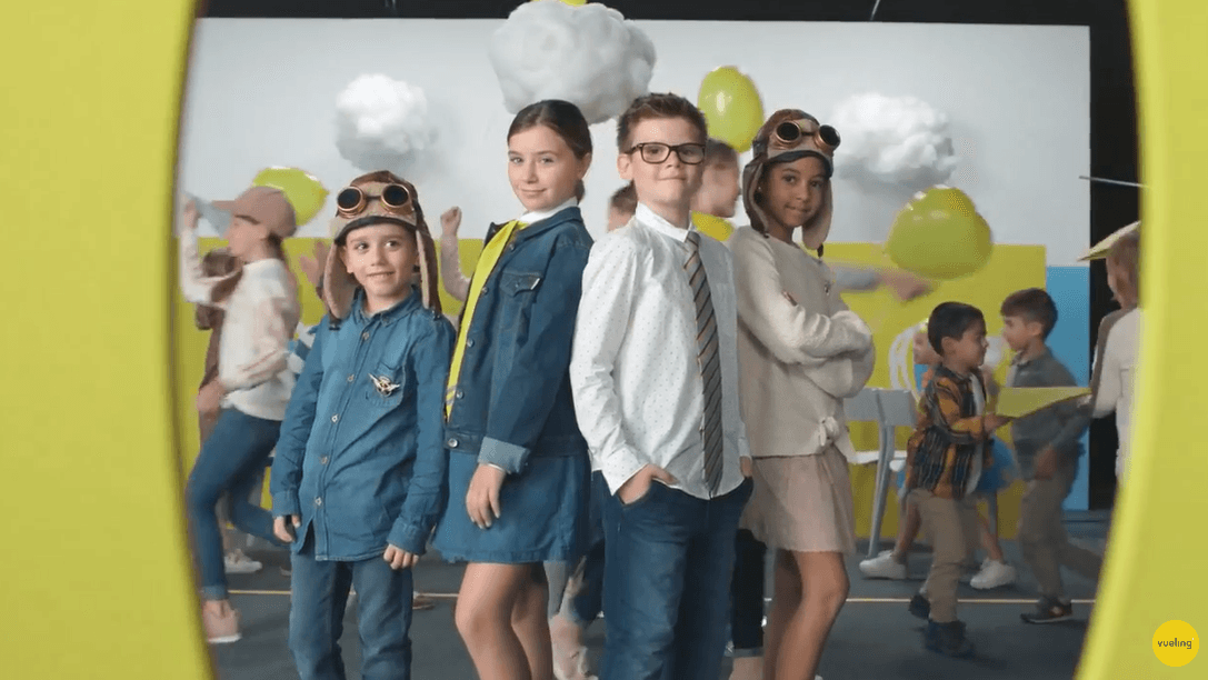 les-enfants-prennent-les-commandes-des-consignes-de-securite-de-vueling-video