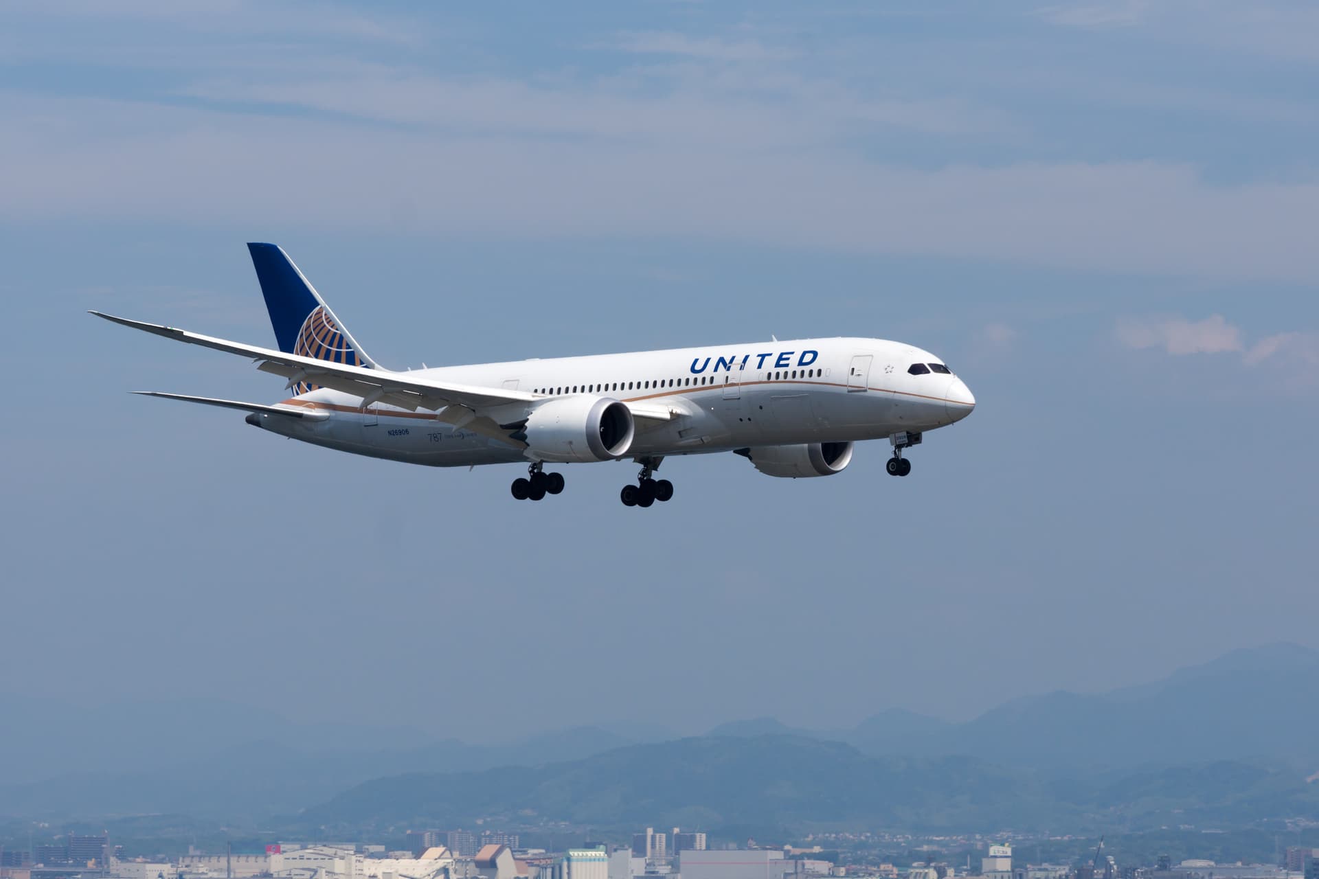 reouverture-de-lespace-aerien-du-pakistan-united-airlines-retourne-en-inde