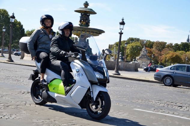 Des mototaxis électriques dans Paris