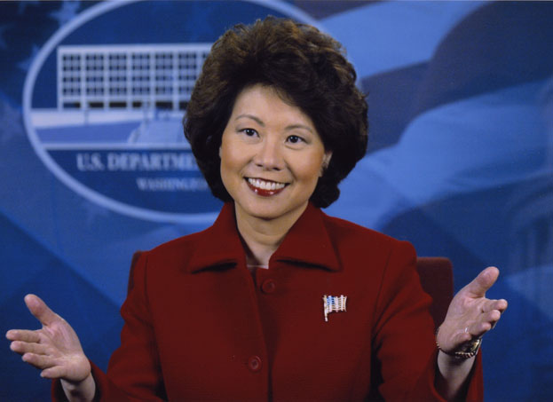 USA : Qui est Elaine Chao, la nouvelle secrétaire d’état au transport ?