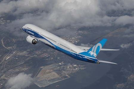 Boeing fait voler pour la première fois son 787-10
