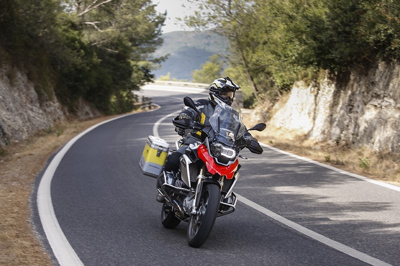Les voyageurs d'affaires peuvent louer des motos BMW chez Hertz