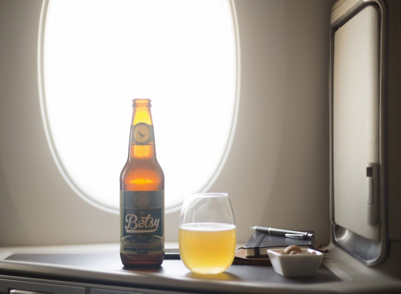 La bière au goût de bière de Cathay débarque sur le vol Hong Kong - Paris