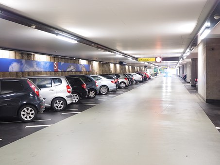 Une appli pour les parkings des gares et aéroports français