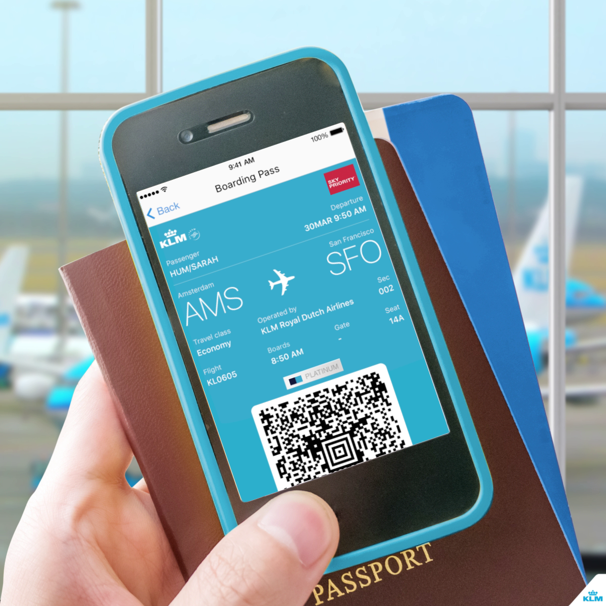 KLM : les notifications et cartes d'embarquement atterrissent sur Twitter et WeChat