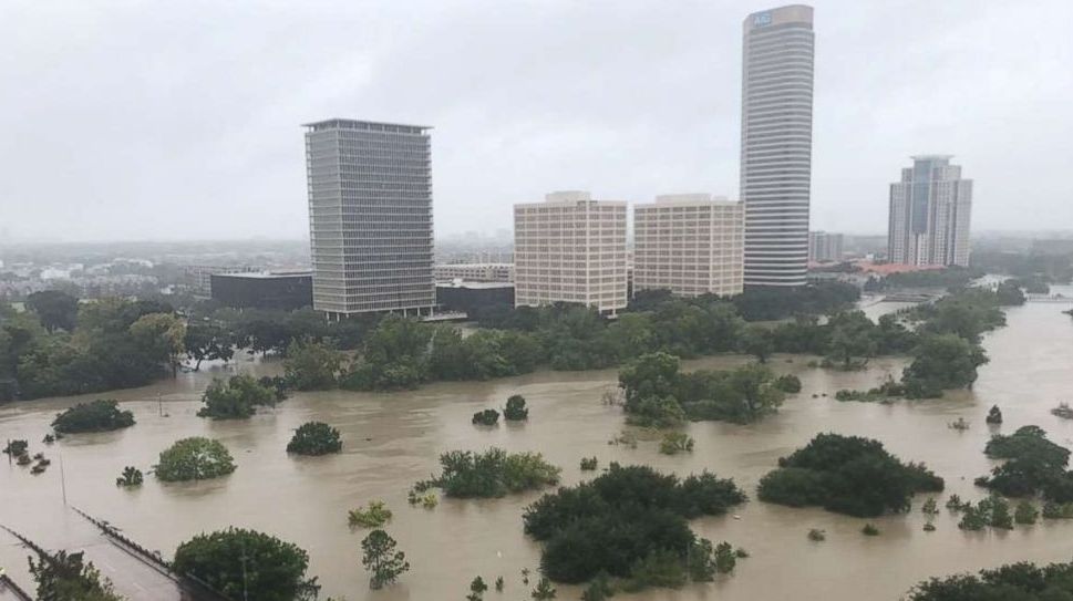 Les inondations interdisent les voyages d'affaires à Houston
