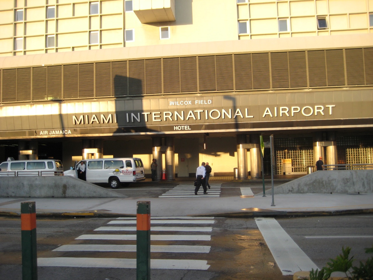 Irma : l'aéroport de Miami reste fermé - Atlanta perturbé