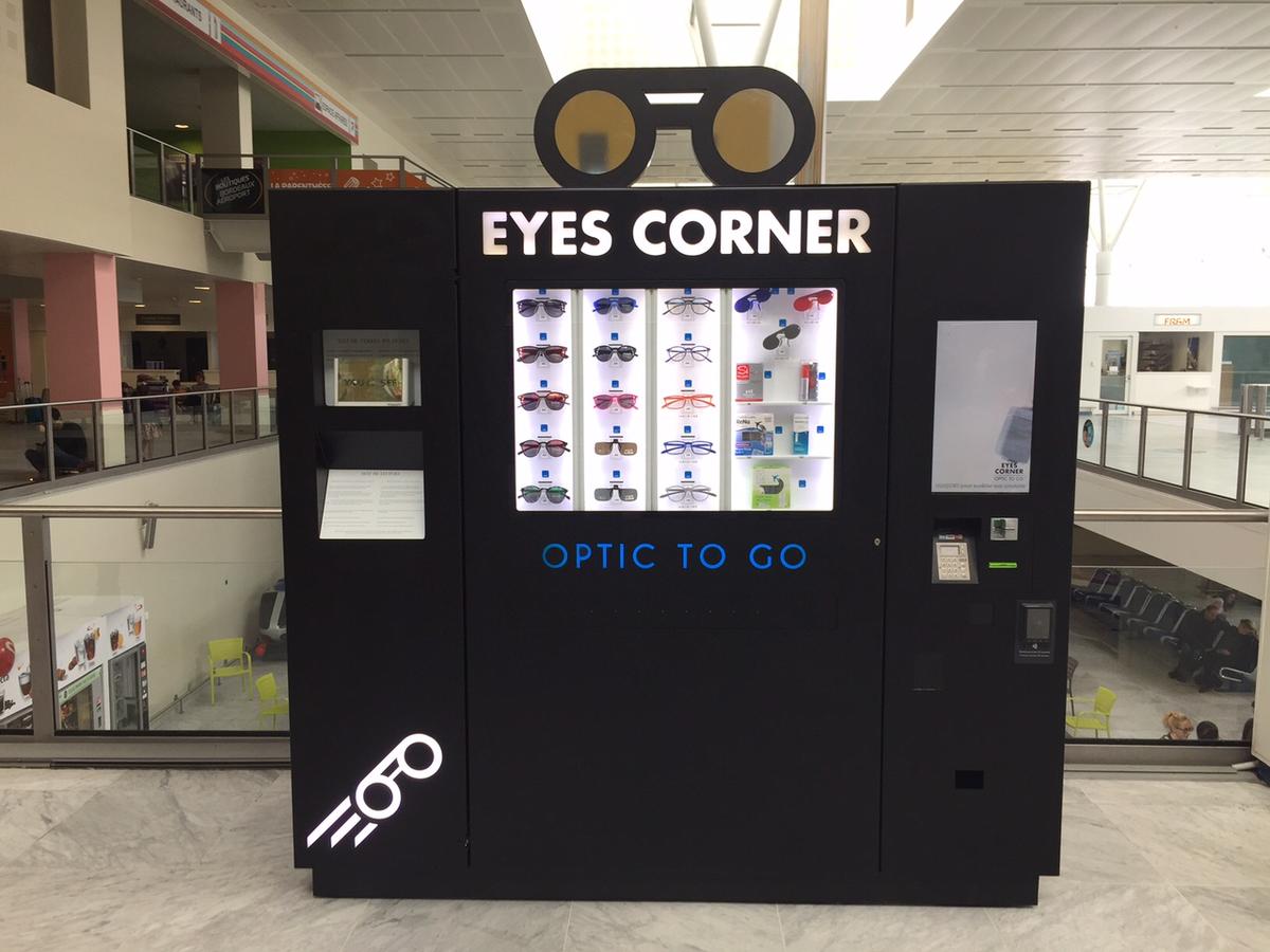 Les voyageurs d'affaires trouveront des lunettes à leur vue à l'aéroport de Bordeaux