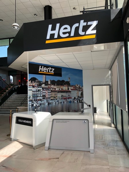 Hertz atterrit à l'aéroport de Cannes