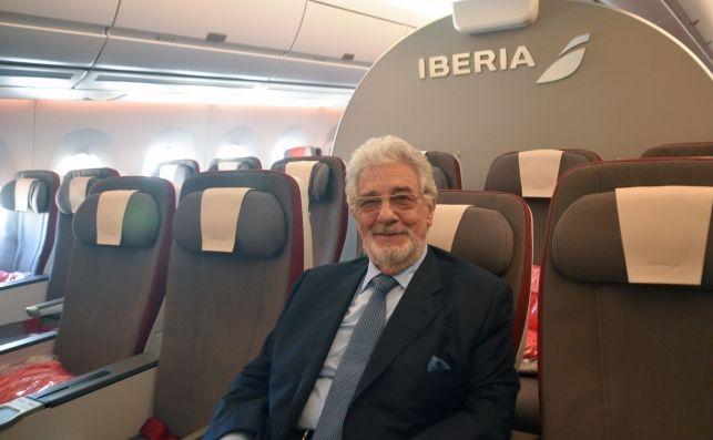 Placido Domingo baptise le nouvel A350-900 d'Iberia
