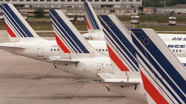 Les syndicats d'Air France menacent de faire grève en septembre