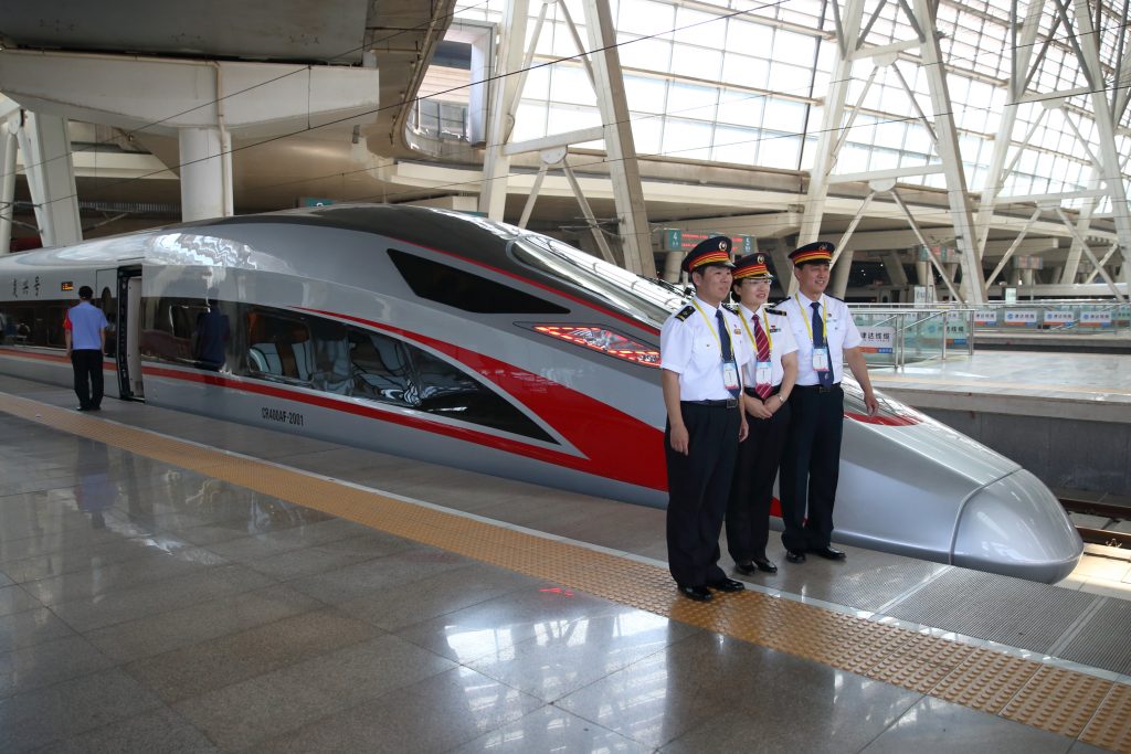Les TGV chinois arrivent à Hong Kong et menacent l'aérien