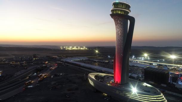 Istanbul inaugure un aéroport en chantier