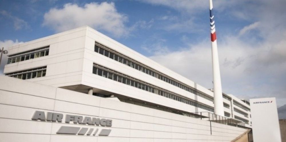 Air France: les syndicats signent plusieurs accords