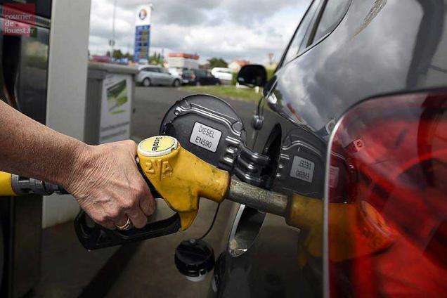 Le gouvernement annule la hausse des taxes sur les carburants