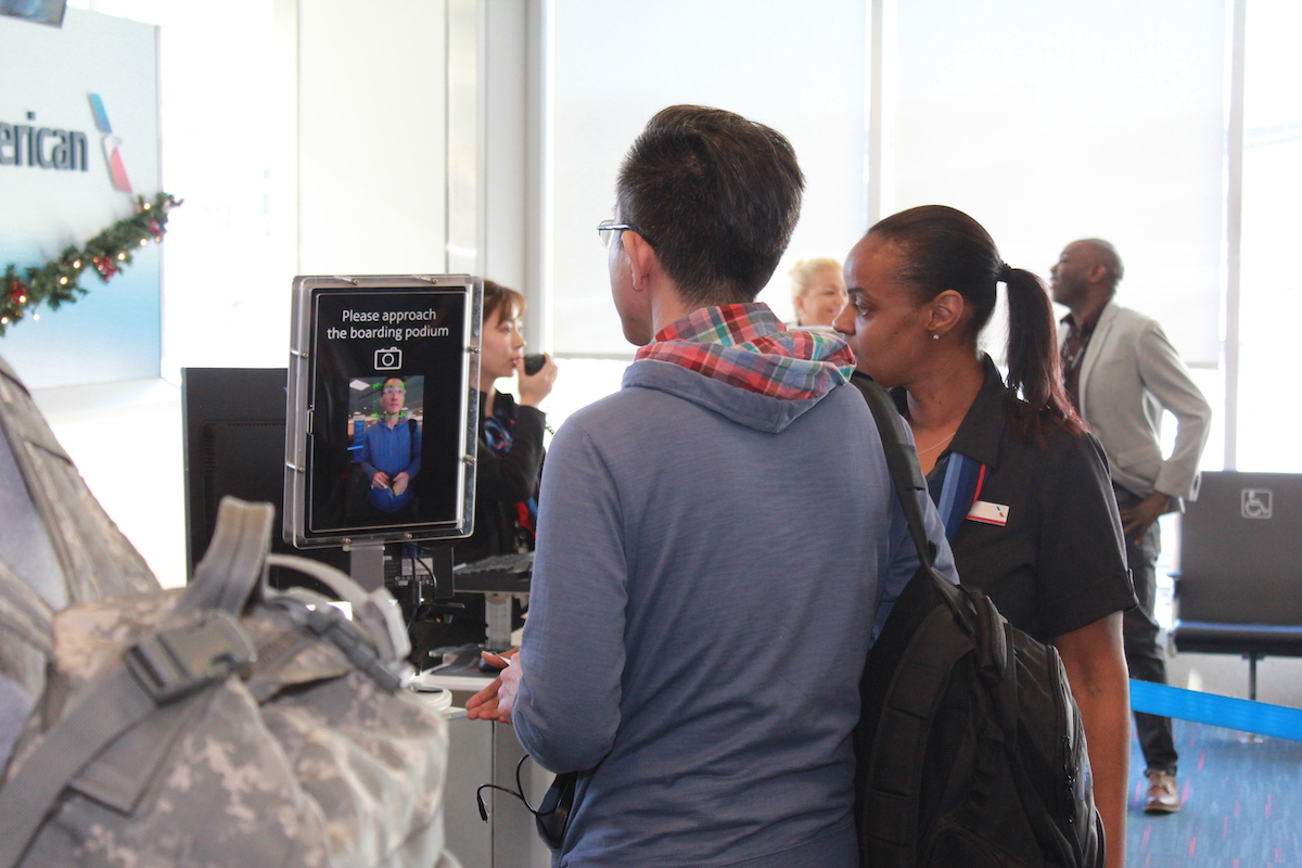 American Airlines: parcours biométrique à l'aéroport de Los Angeles