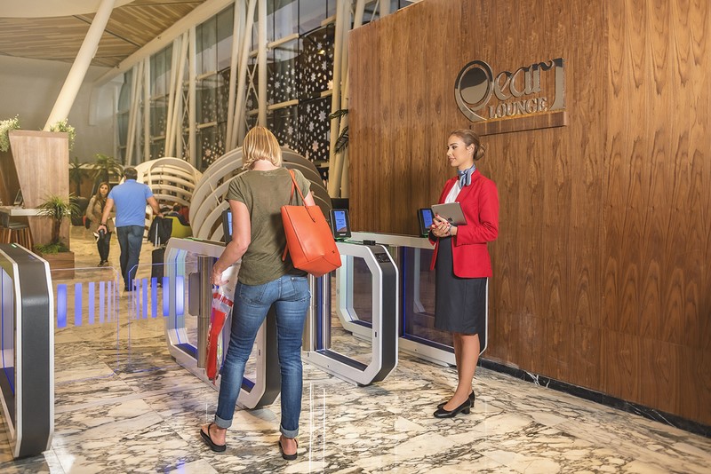 Des e-gates atterrissent dans le Pearl Lounge de l'aéroport de Marrakech 