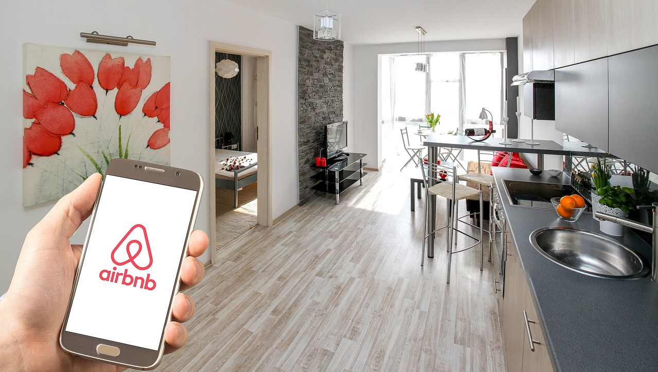 Airbnb a reversé 24 millions d'euros de taxe de séjour en France en 2018