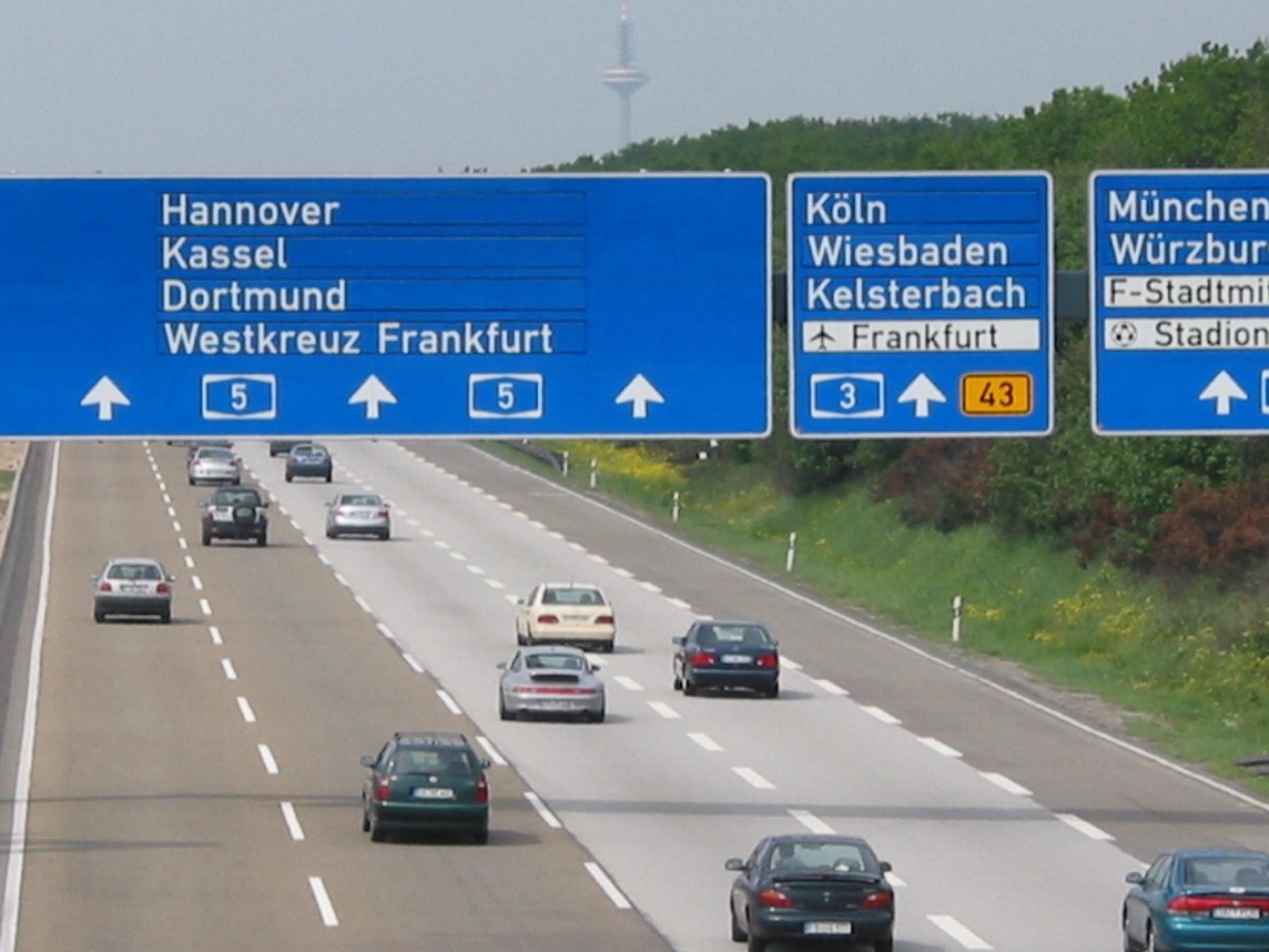 Allemagne: les autoroutes sans limitation de vitesse pourraient disparaître