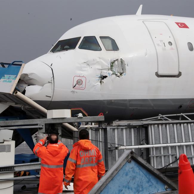 Tornade sur l'aéroport d'Antalya: des blessés et des avions endommagés (+Vidéo)