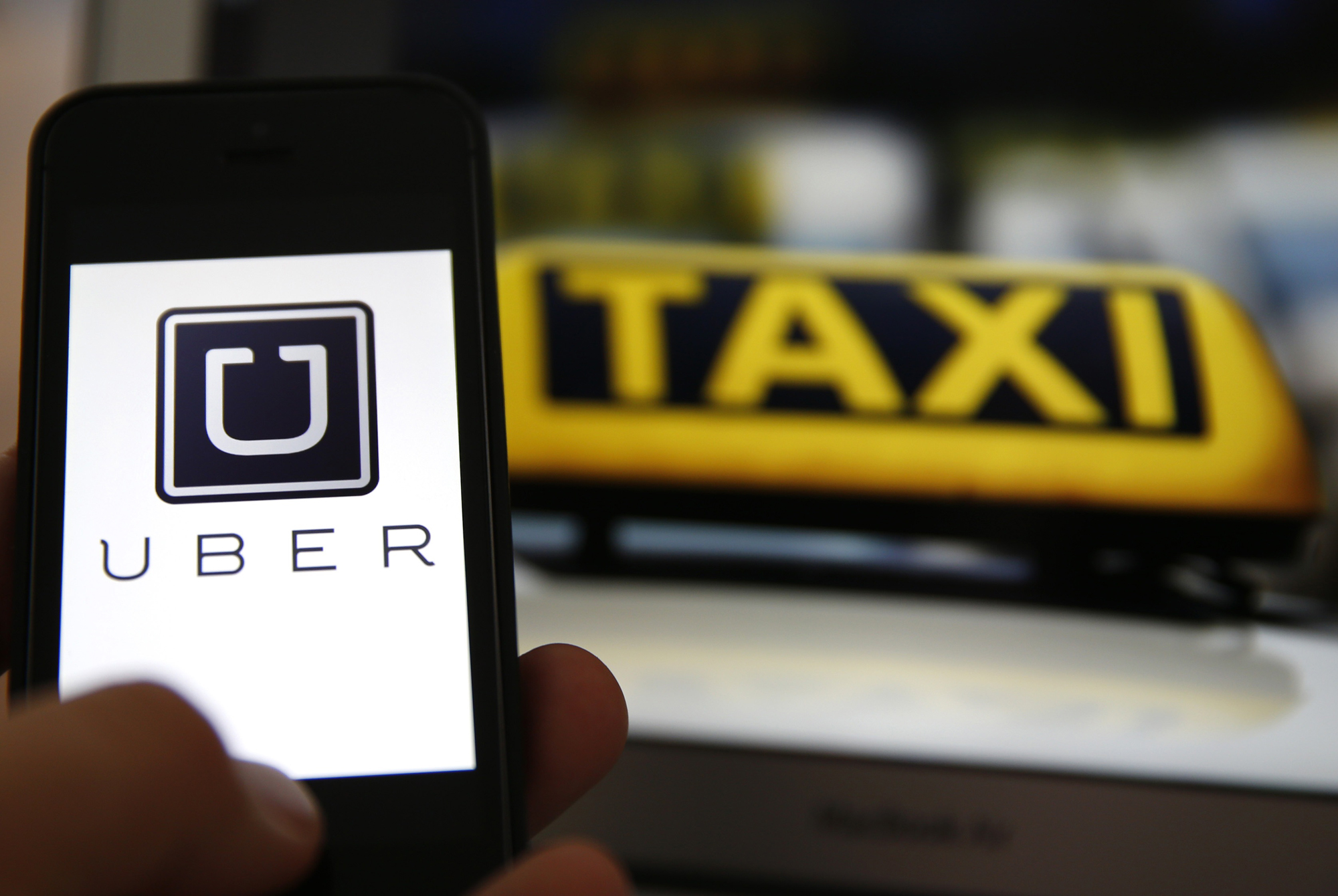 Uber et Cabify quittent Barcelone