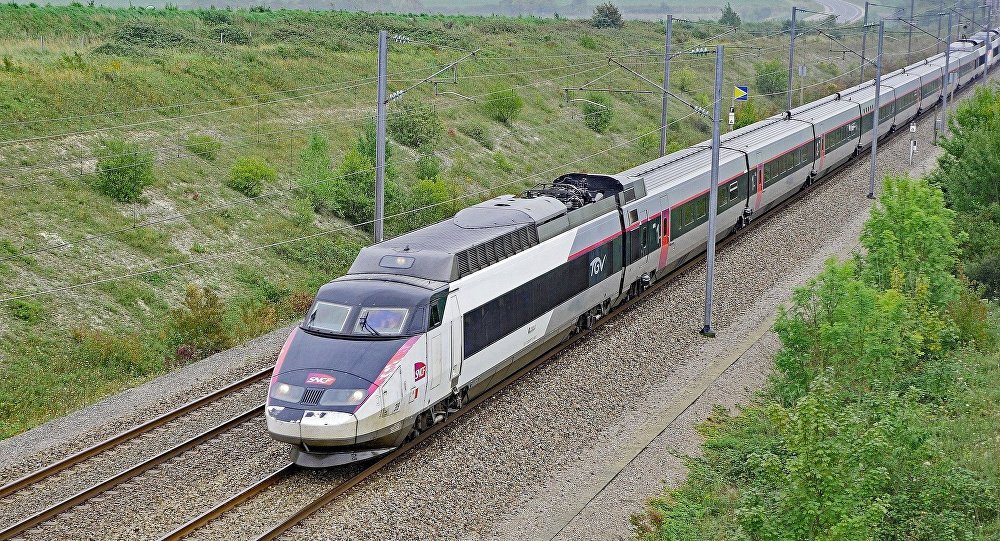 Un TGV percute deux bouteilles de gaz placées sur la ligne Bourg-en-Bresse Genève