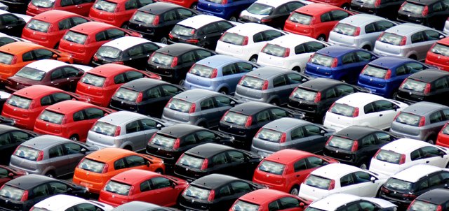 Les ventes de voitures neuves en baisse en mars