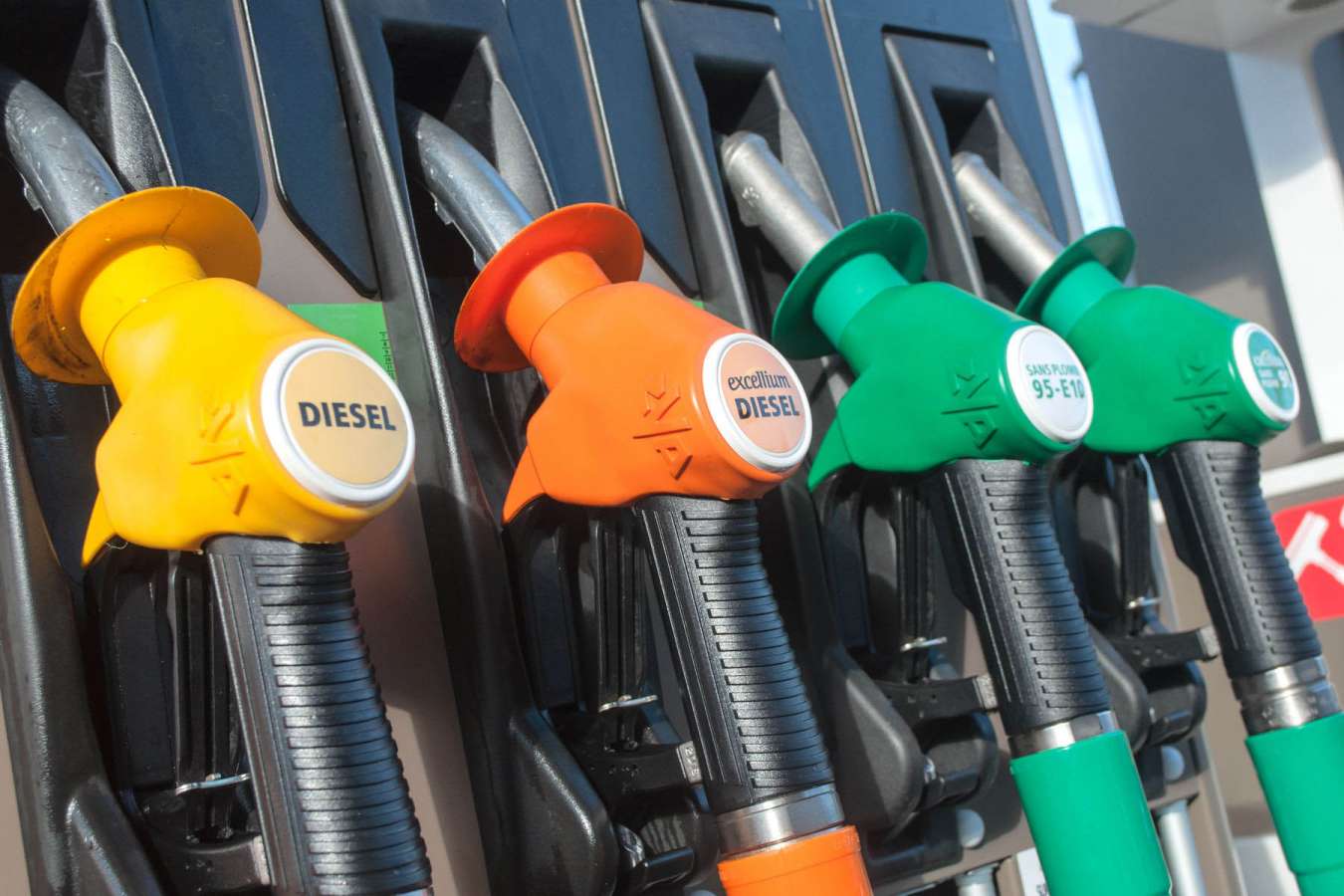Carburants: la hausse des prix se poursuit