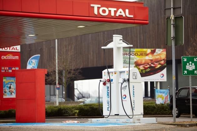 Total va étendre son réseau de bornes de recharge électrique