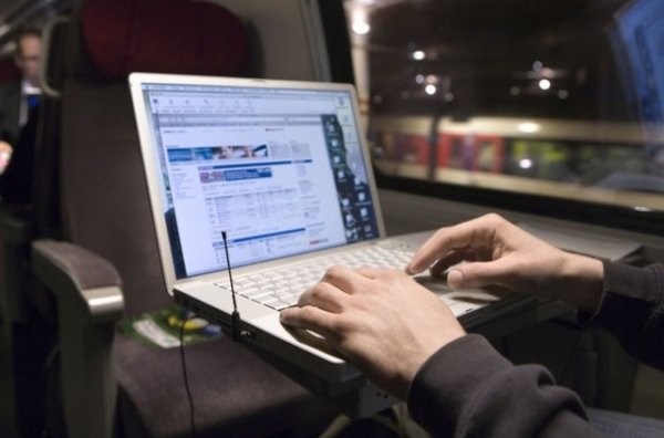 Les chemins de fer suisses testent l'internet gratuit à bord des trains