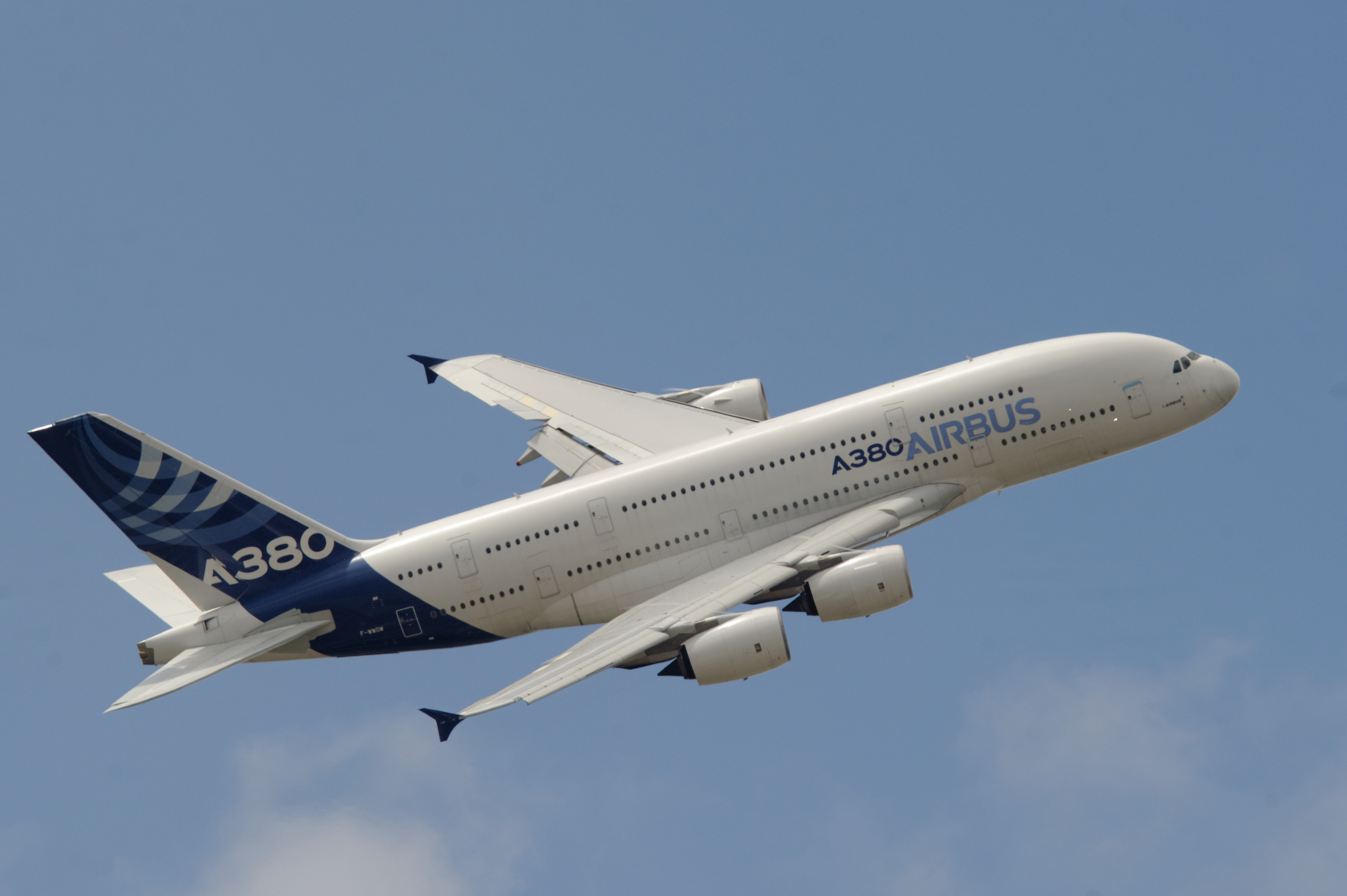 Airbus : un contrôle pour cause de fissures au niveau des ailes sur les A380