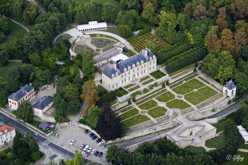 Un chateau 100 % privatisable à 30 min de Paris