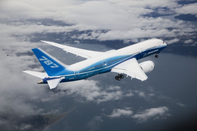 Nouveau souci sur un 787 de JAL au Japon, cloué au sol