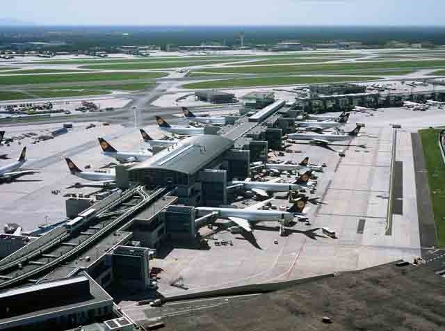Francfort : plus de passagers mais moins de vols en 2013