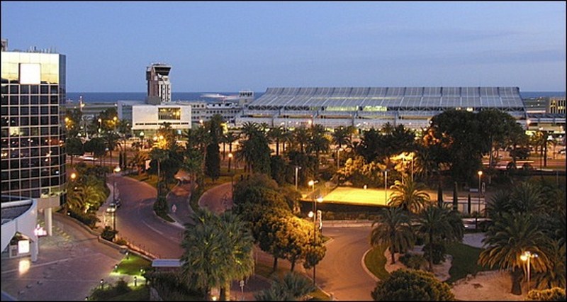 Aéroport de Nice : un agent de sûreté suspendu pour avoir salué en arabe