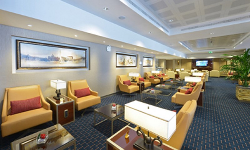 Un lounge Emirates à l'aéroport de Rome Leonardo da Vinci