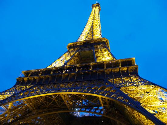 Voyage d’affaires à Paris: le prix des amendes et celui du stationnement doublent !