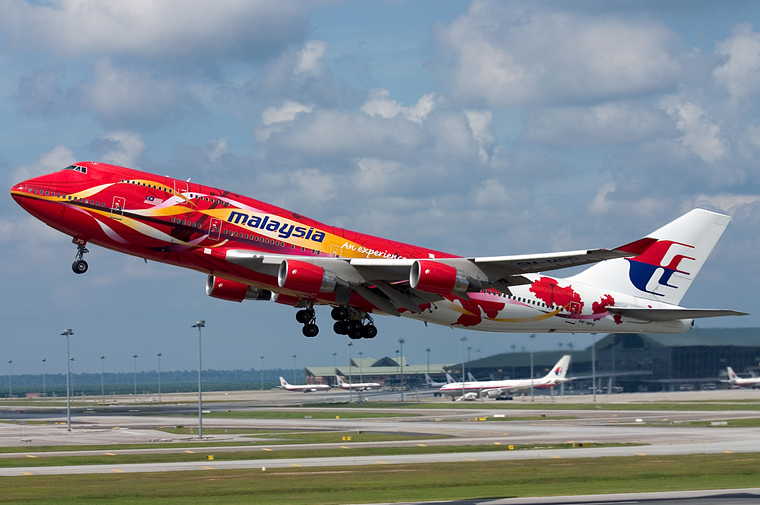 Malaysia Airlines tente son sauvetage