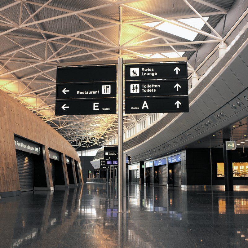 Aéroport de Zurich: un concours pour inciter à taxer les passagers de Swiss