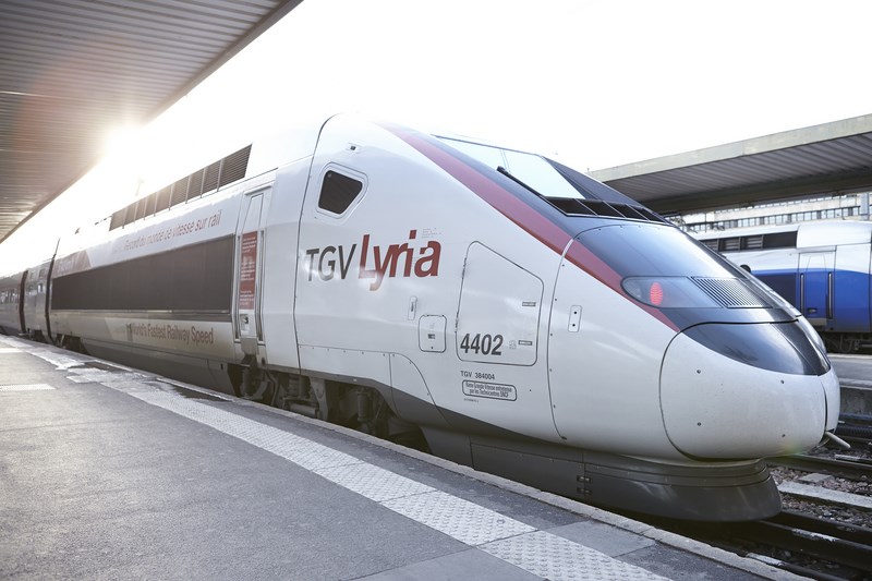 Le TGV Lyria fait arriver les voyageurs d'affaires à Genève à 9h30