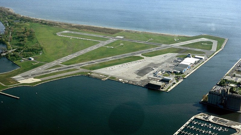 Toronto : Porter Airlines met en vente son aérogare de l'aéroport Billy Bishop