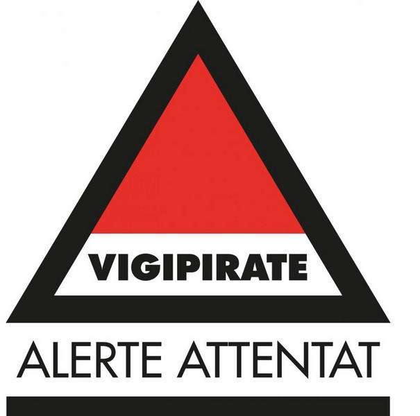 Les niveaux d'alerte Vigipirate prolongés «pour plusieurs mois»