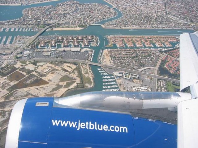 JetBlue est poursuivie par un ex-pilote qui avait craqué en plein vol