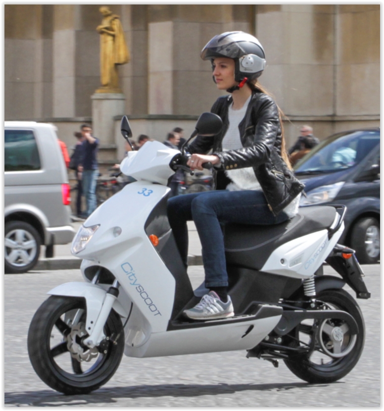 Des scooters électriques en libre-service à Paris