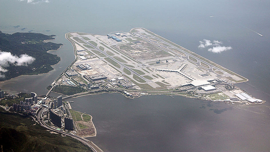 Hong Kong Airport va financer sa nouvelle piste par une taxe