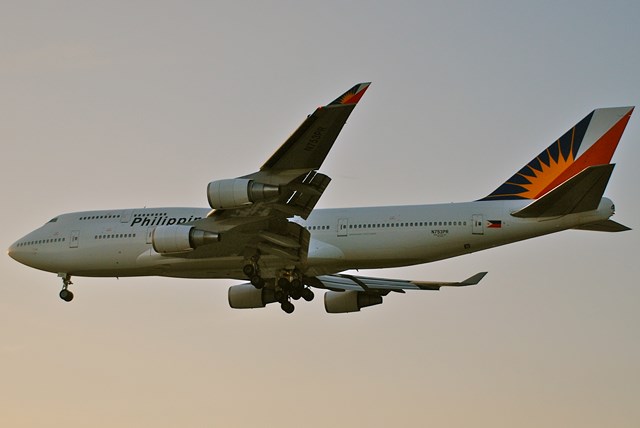 Philippine Airlines hésite entre le B787 et l'A350 pour ses long-courriers