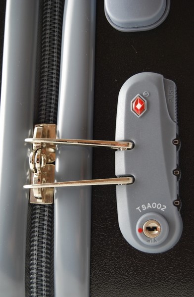 Attention sécurité: les valises dotées de serrures TSA ouvertes avec des clées réalisées en 3D