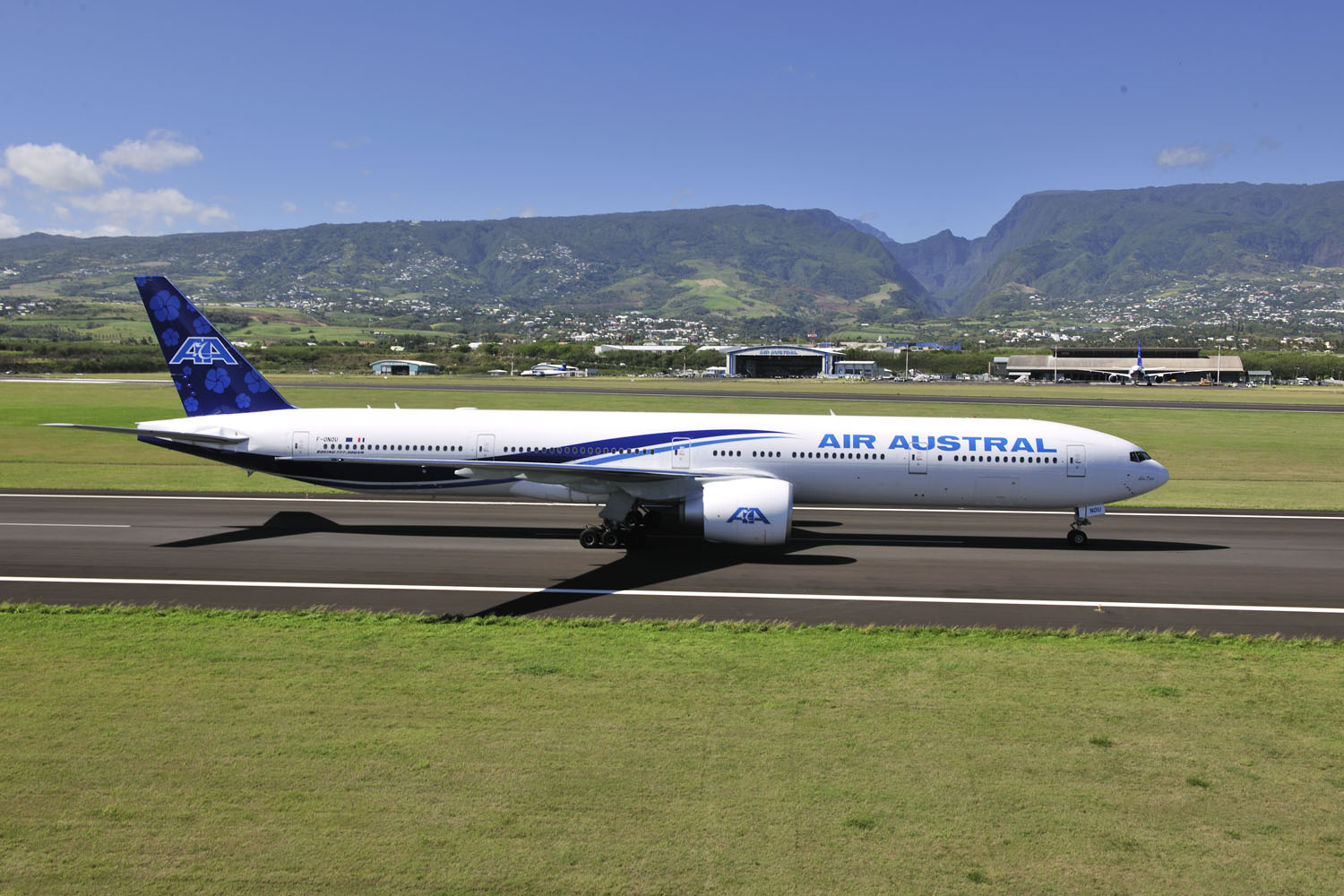 Air Austral : l'hôtesse est bloquée dans les embouteillage, l'avion poireaute !